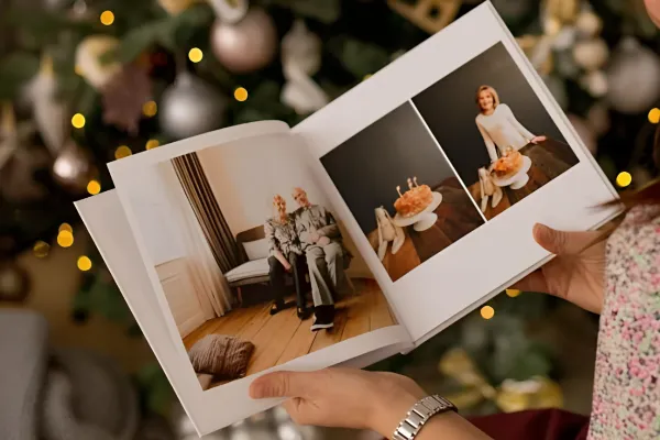 Квадратная фотокнига с фотографиями бабушки и дедушки