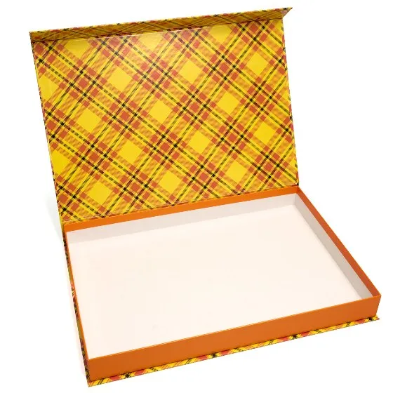 Коробка 375×255×38 мм на мелованной бумаге