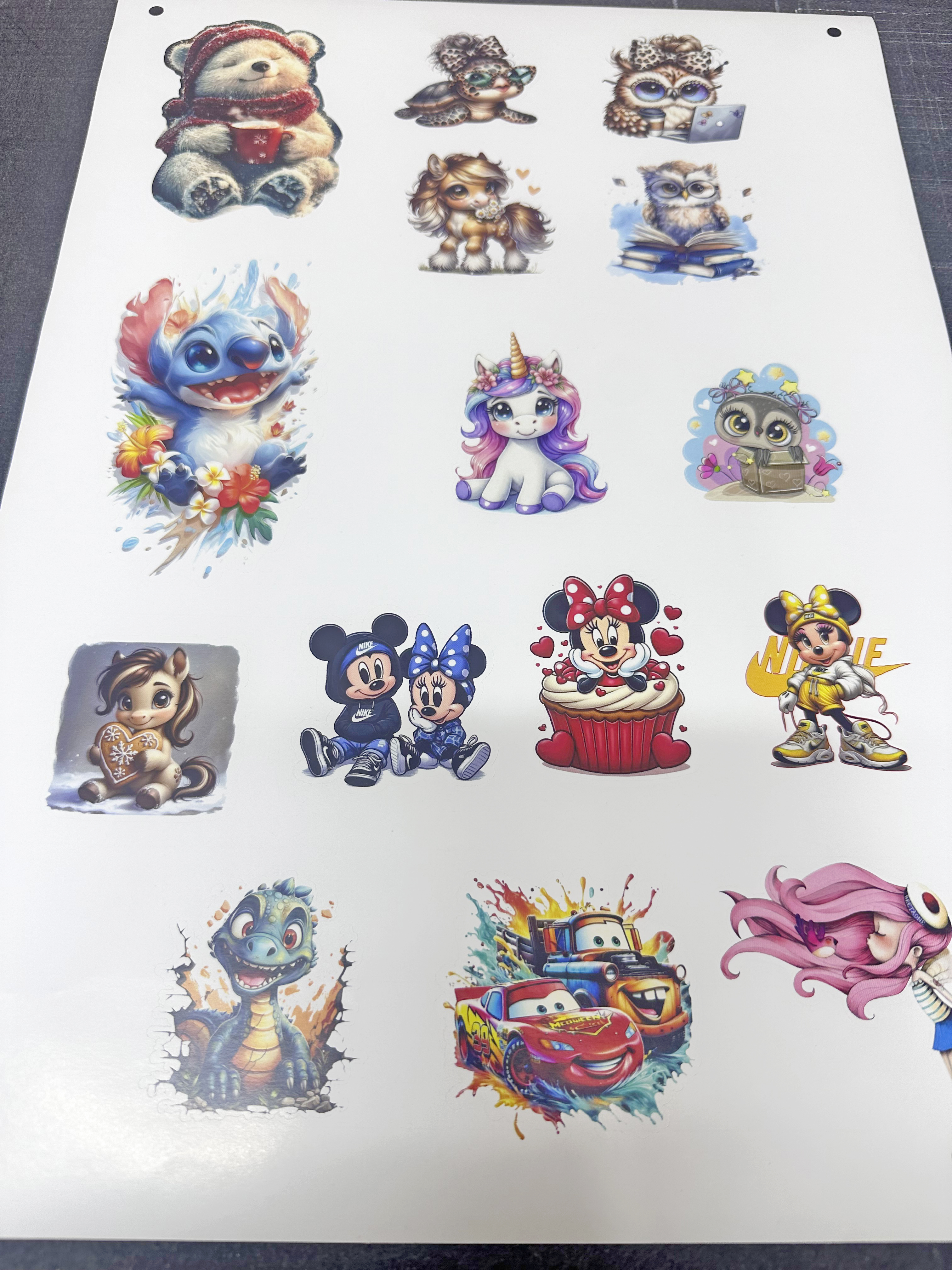 Наклейки фигурные с контурной резкой (в листах Adestor)