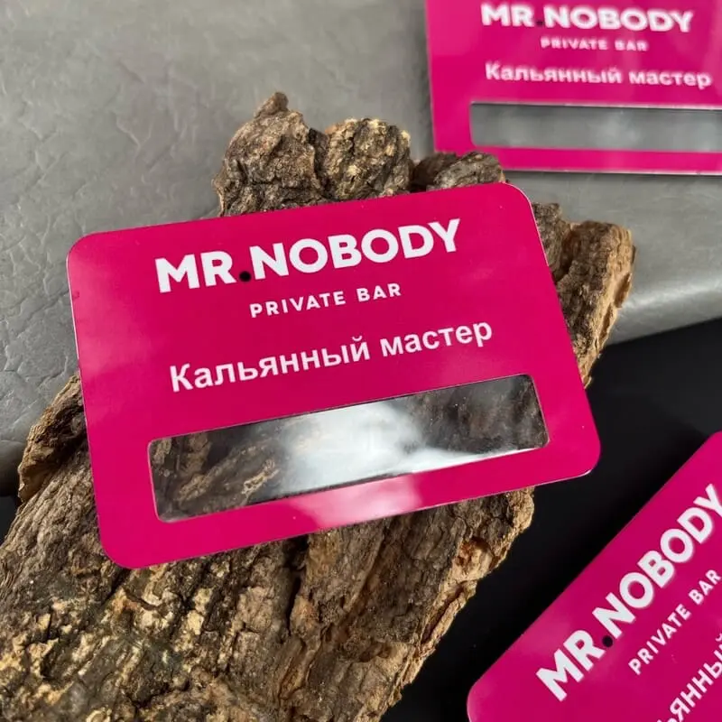 Металлический бейдж с окном и полноцветной печатью на белом